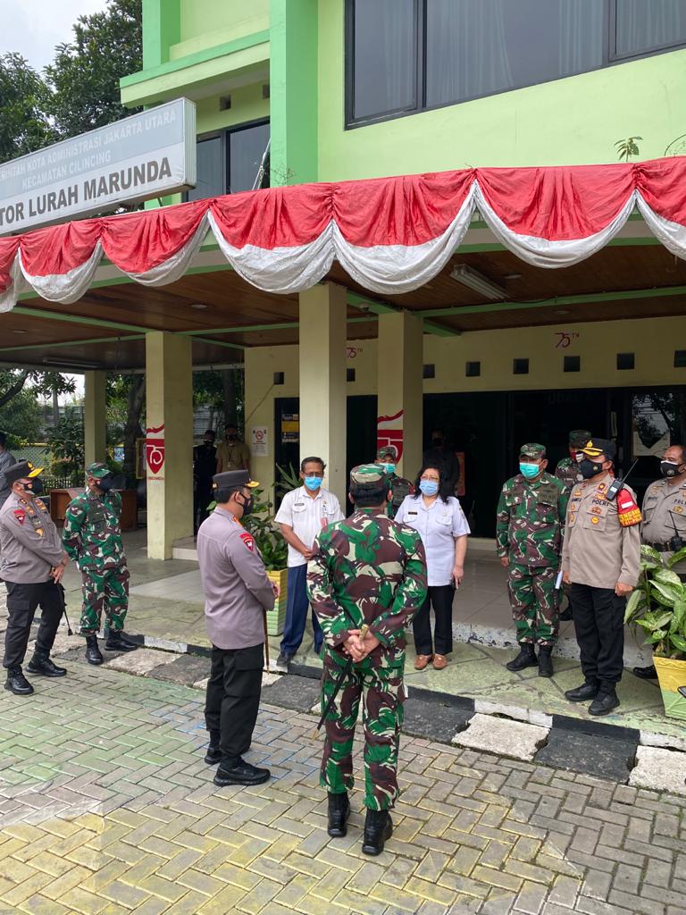 Panglima TNI dan Kapolri Tinjau Pelaksanaan Vaksinasi Massal Pelaut hingga Pekerja Pelabuhan Tanjung Priok