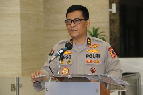 Polri Targetkan Vaksinasi Massal Serentak 1 Juta di Seluruh Indonesia