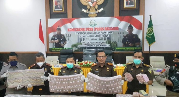 Fantastis..!! Hasil Lelang Alat Berat dan Ore Nickel di Konawe Sumbang PNBP 14,9 Miliar