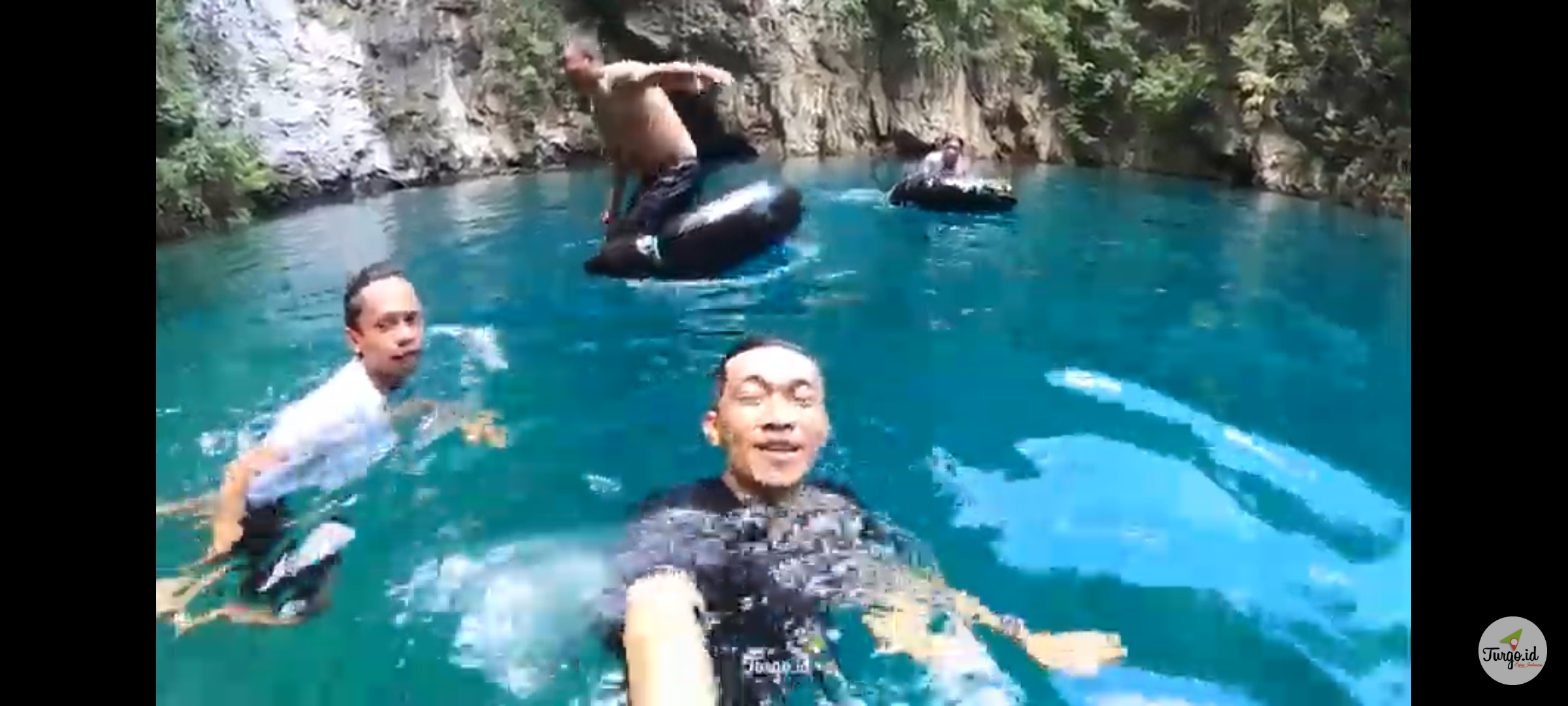 Wisata Petualangan Danau Biru Kolaka Utara