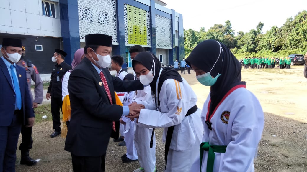 Berprestasi, 10 Atlet Taekwondo Wawonii Dapat Penghargaan dari Pemda