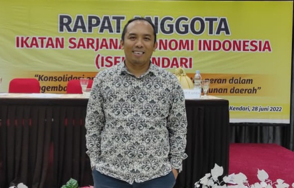 Syamsir Nur Resmi Terpilih sebagai Ketua ISEI Kendari Periode 2022-2025