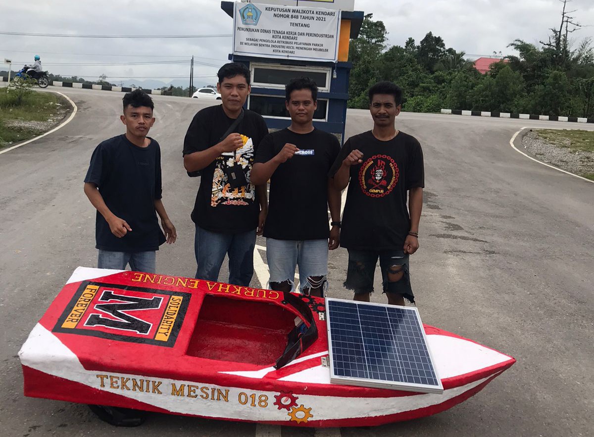 Mahasiswa D3 Teknik Mesin UHO Ciptakan Kapal Energi Tenaga Surya