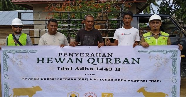 PT GKP Berikan Bantuan Hewan Kurban kepada Masyarakat Lingkar Tambang